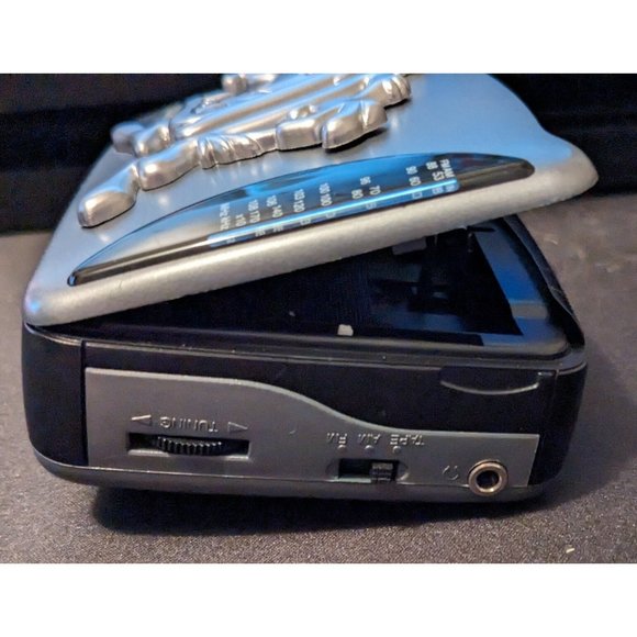 Tasmanian Devil Warner Bros Walkman Cassette Player Working Model LT311T… - Picture 4 of 9